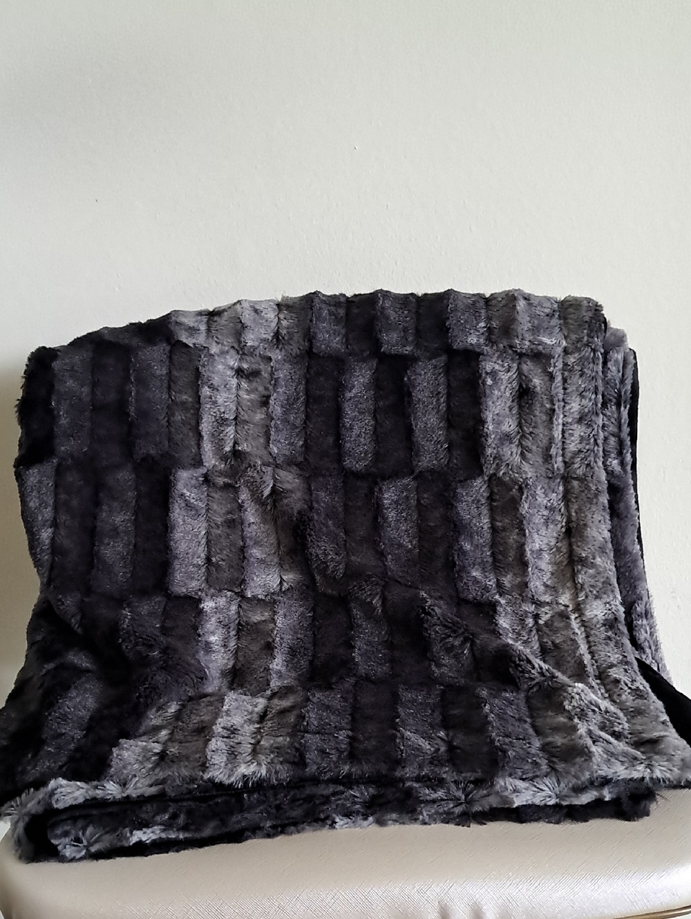 New!Dark Gray Plush Faux Fur Throw Blanket